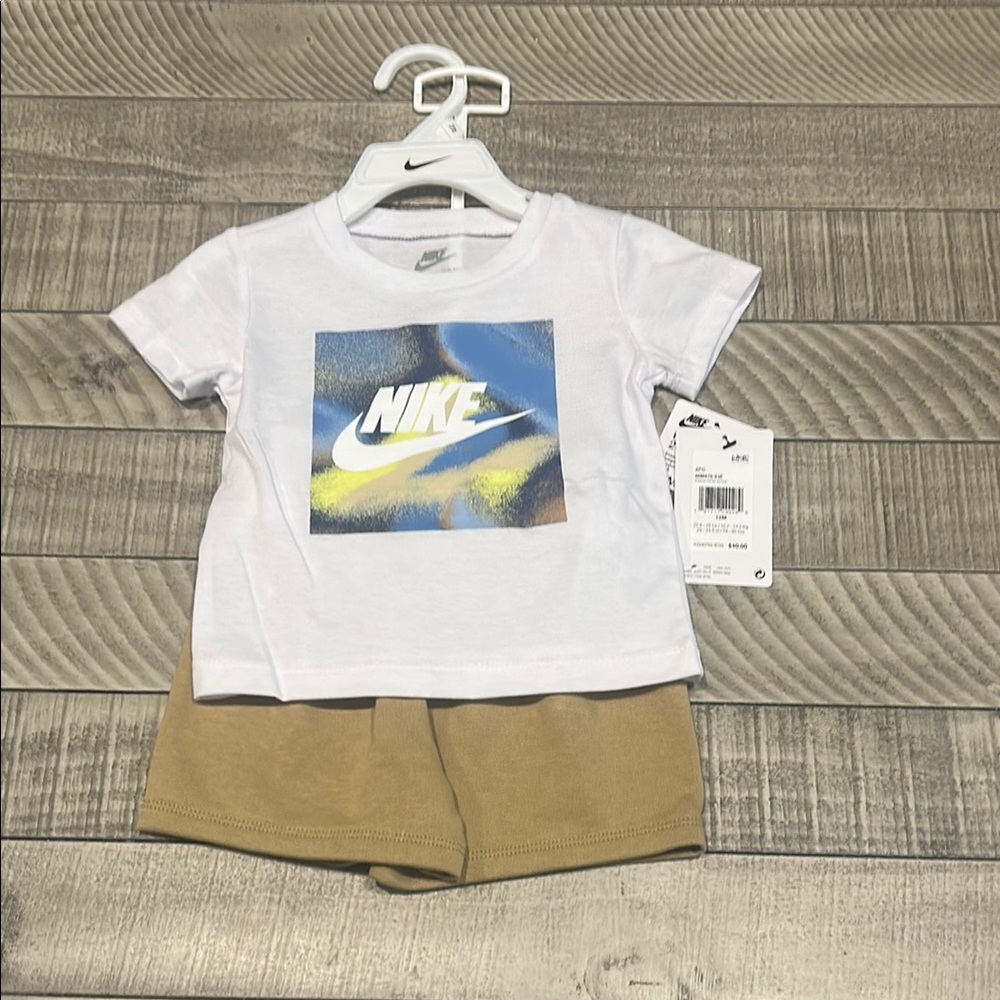 Nike White Tan Short Sleeve Tee